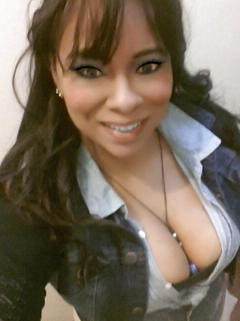 25P Butterface latina milf