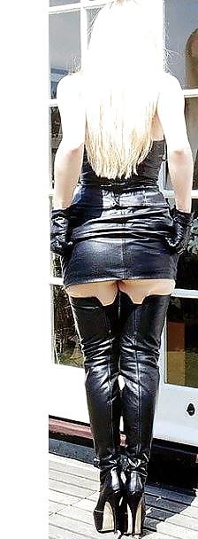 16P Facebook Latex Slut Christine Vogel