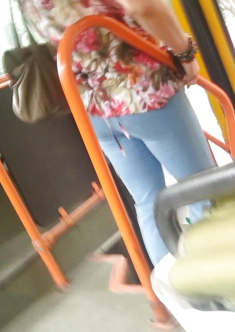 25P Spy old + young in bus, tram and subway romanian