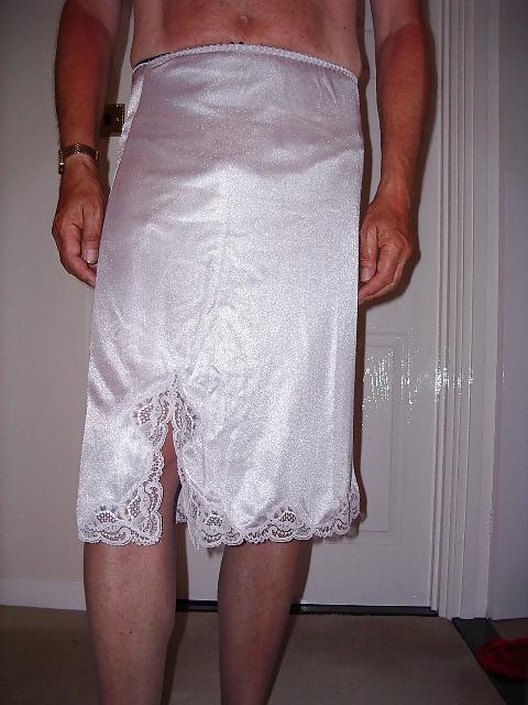 22P More silky nylon slips