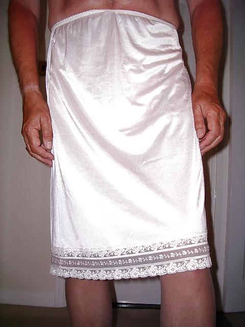 22P More silky nylon slips