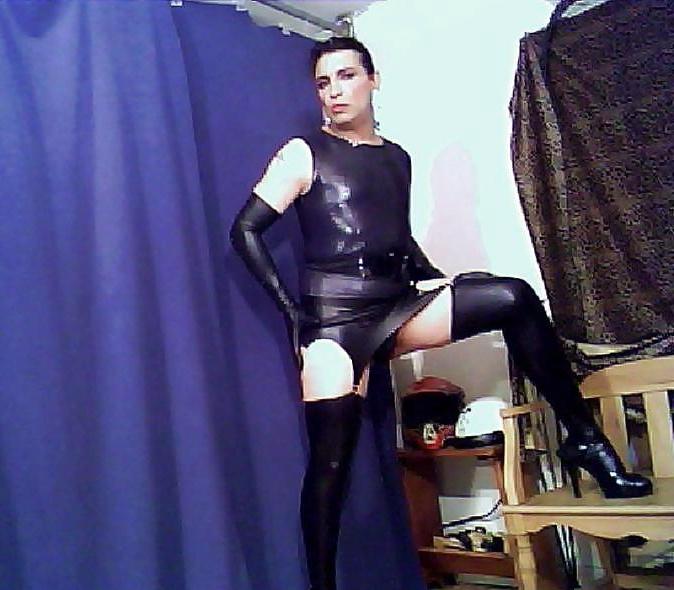 25P My first latex and rubber outfit
