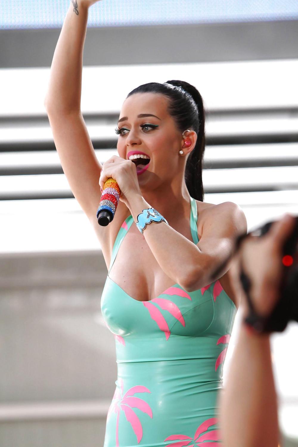 20P Katy Perry latex