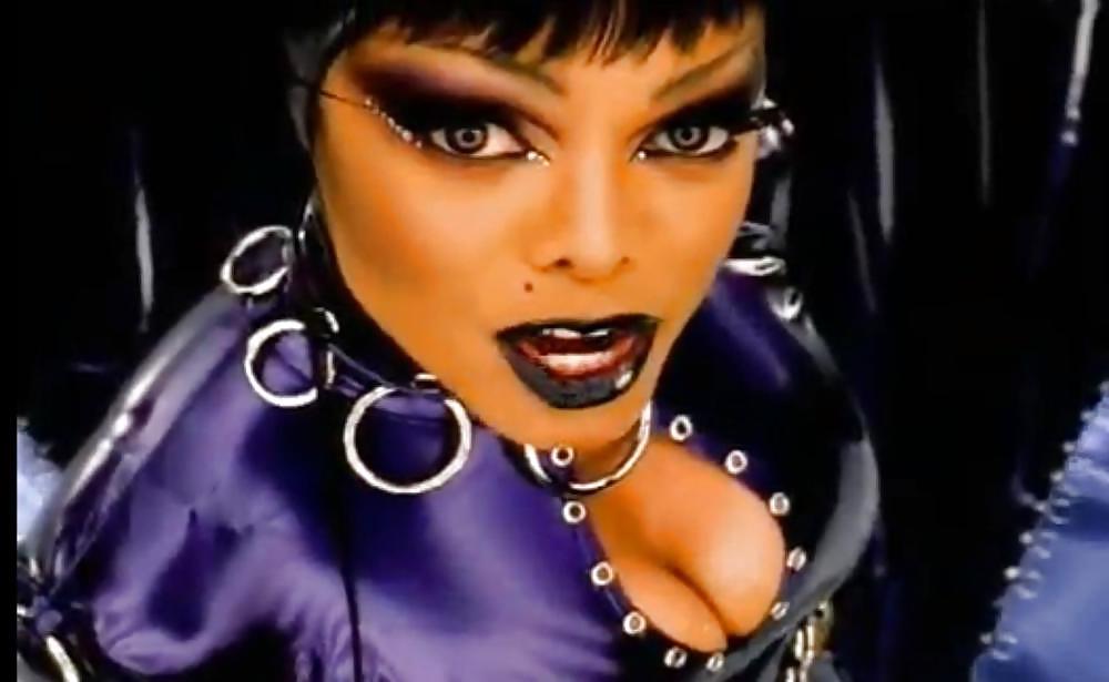 9P Hot Nasty Latex Performance