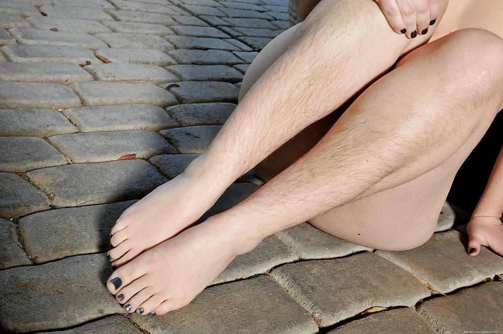 25P Hairy Simone Delilah