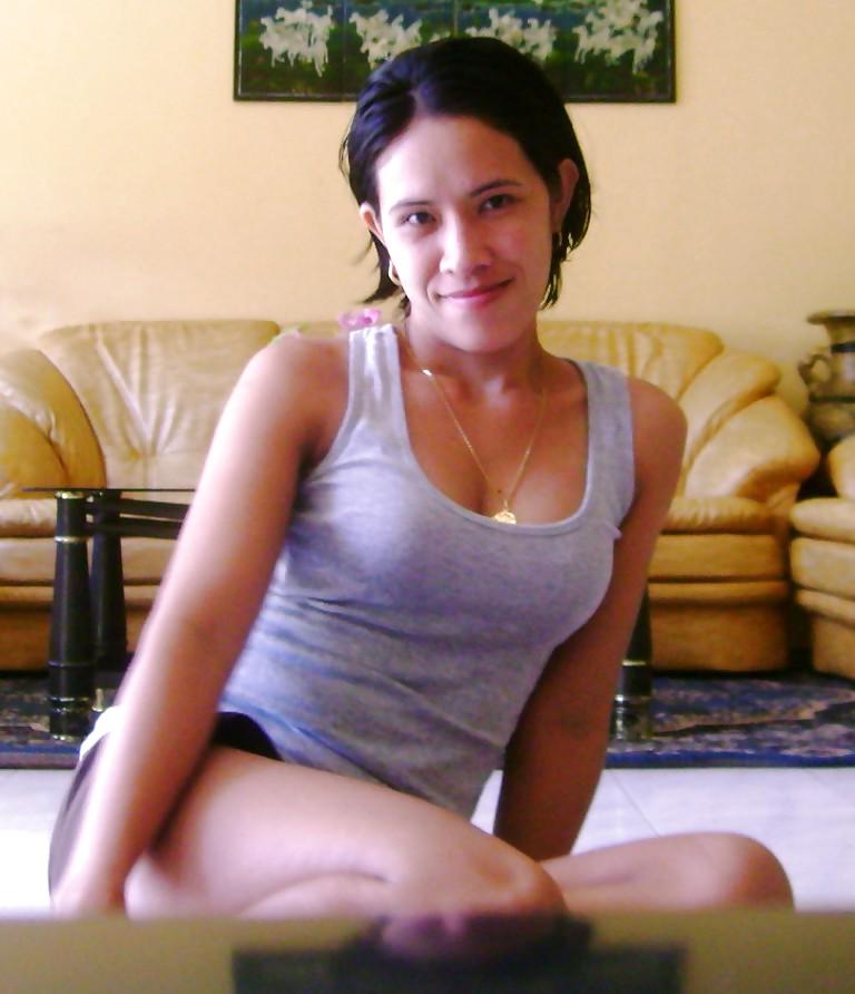 15P Emilyn - Hot on Webcam