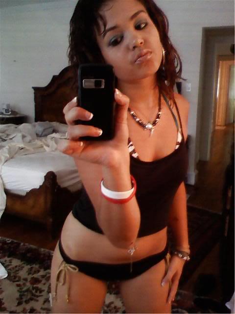 9P Hot latina selfies