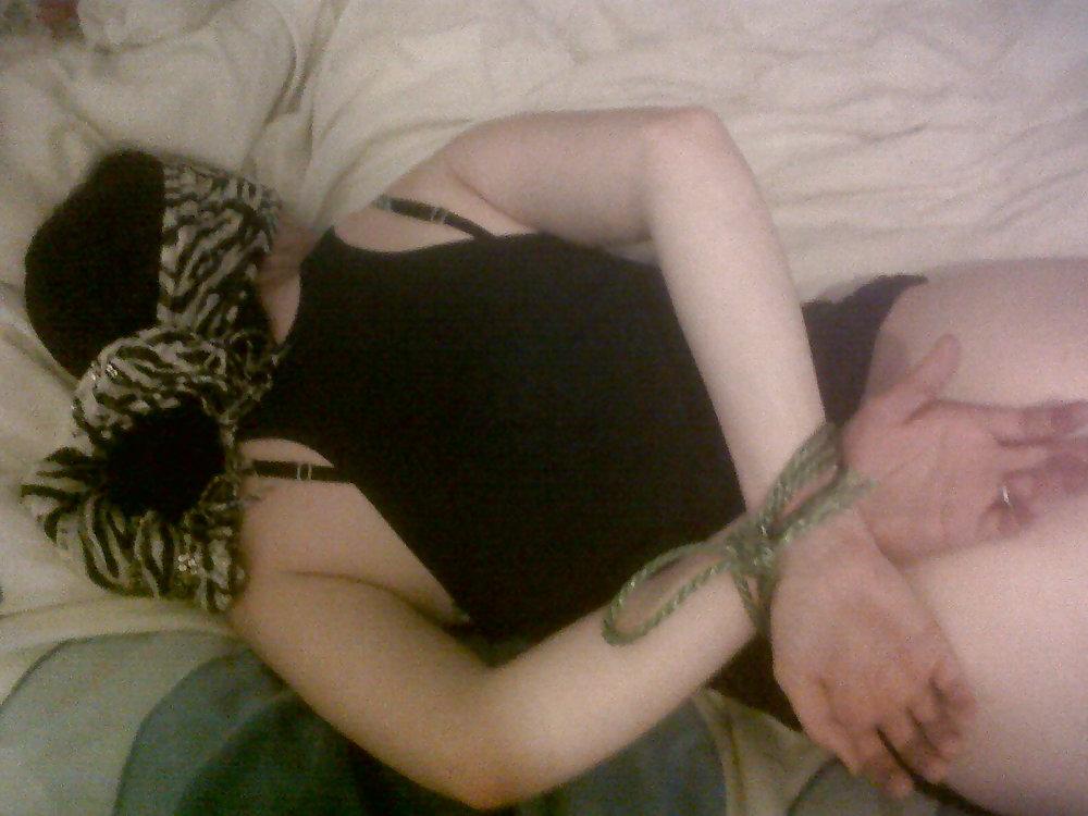 4P Cheating slut blindfold n tied n ready