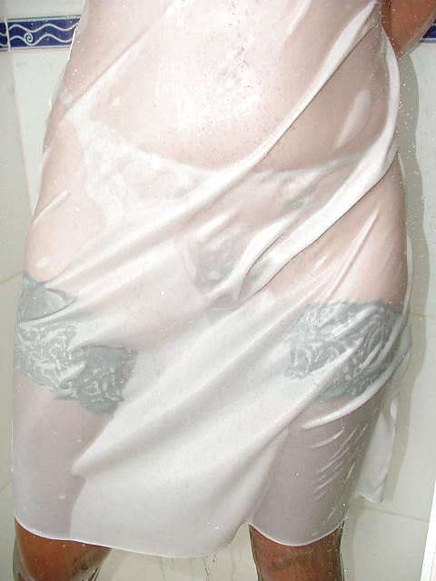 22P Sara sexy and wet