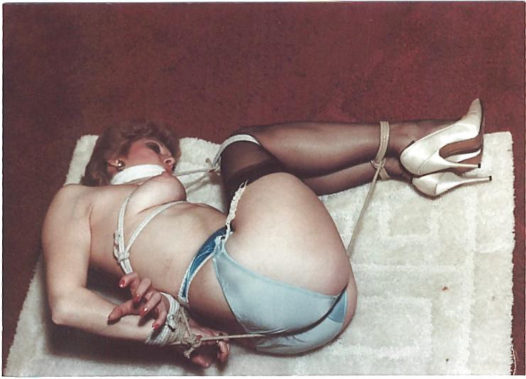 25P Rare Nylon Panty Pics