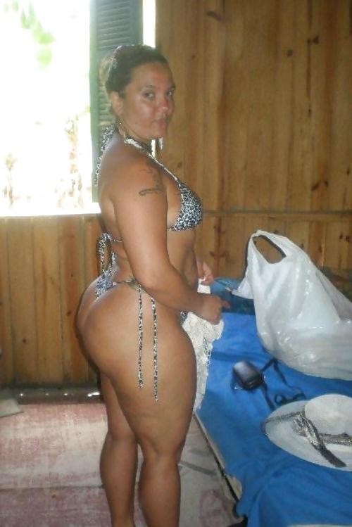 25P Big white asses