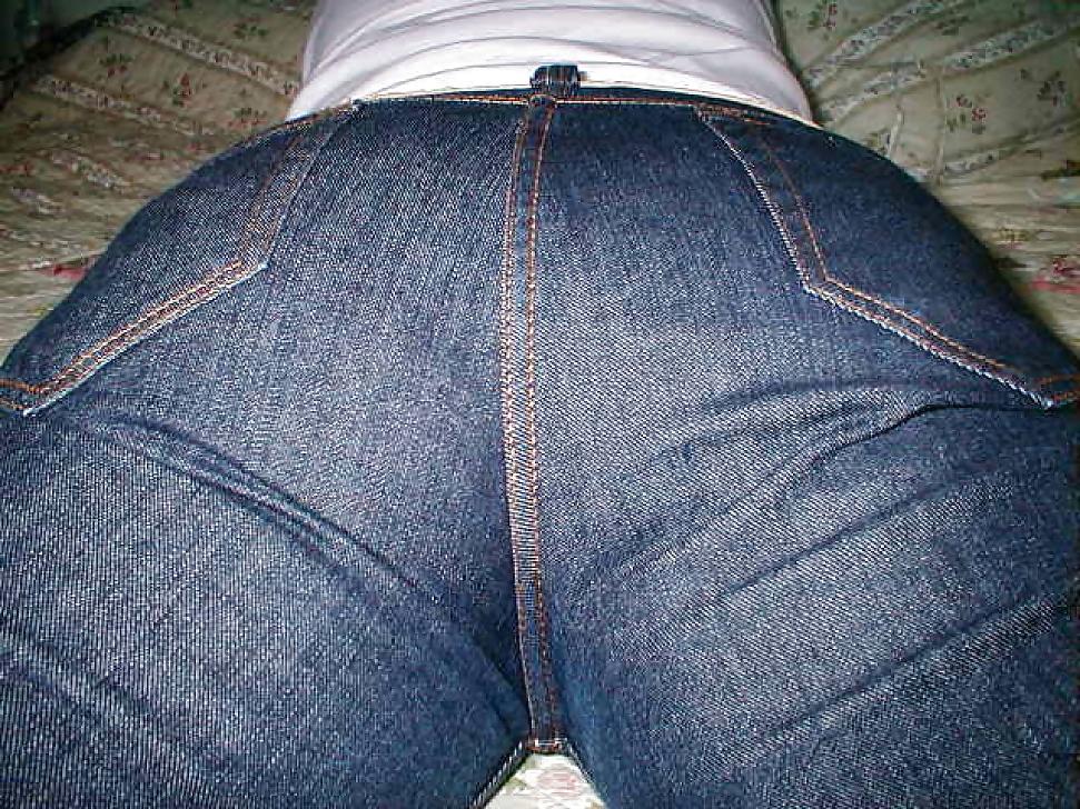 16P My wife in jeans