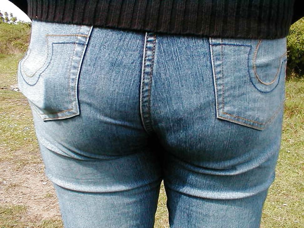 16P My wife in jeans