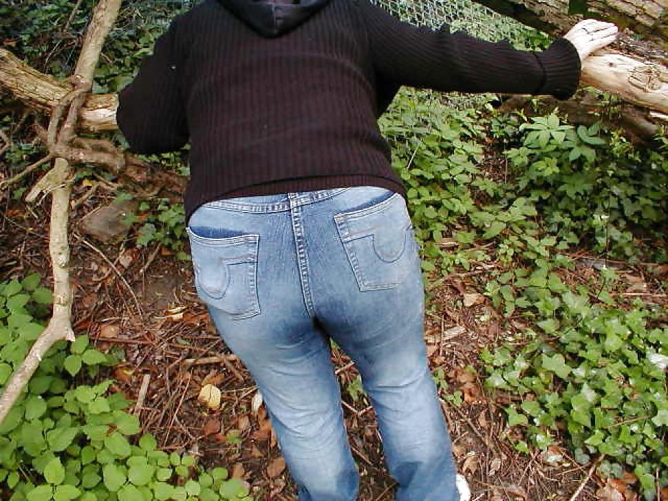 16P My wife in jeans