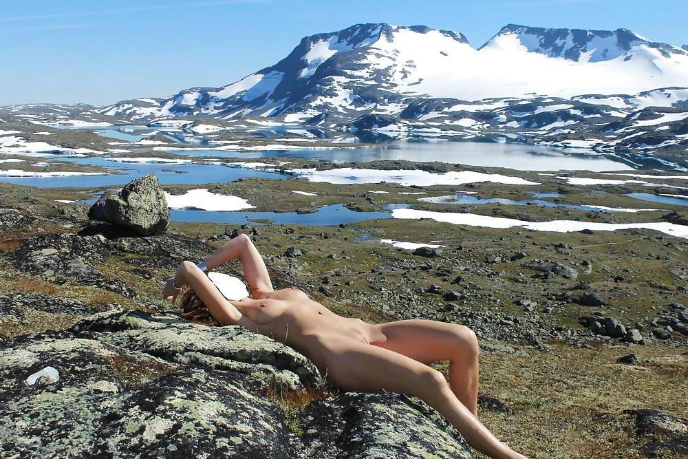 14P Wife in mountain