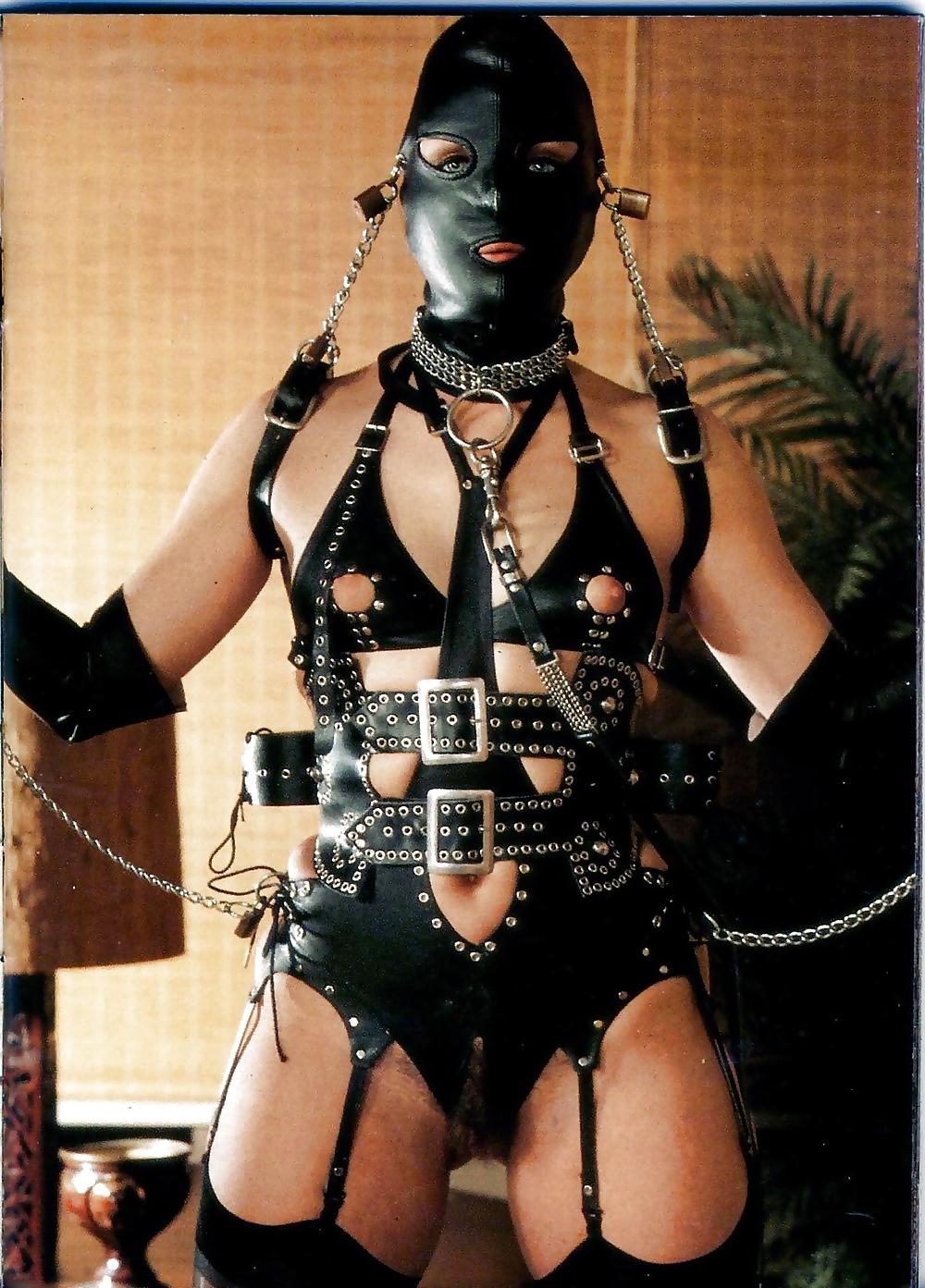20P Vintage Latex Lesbian BDSM