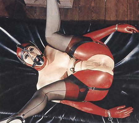 20P Vintage Latex Lesbian BDSM