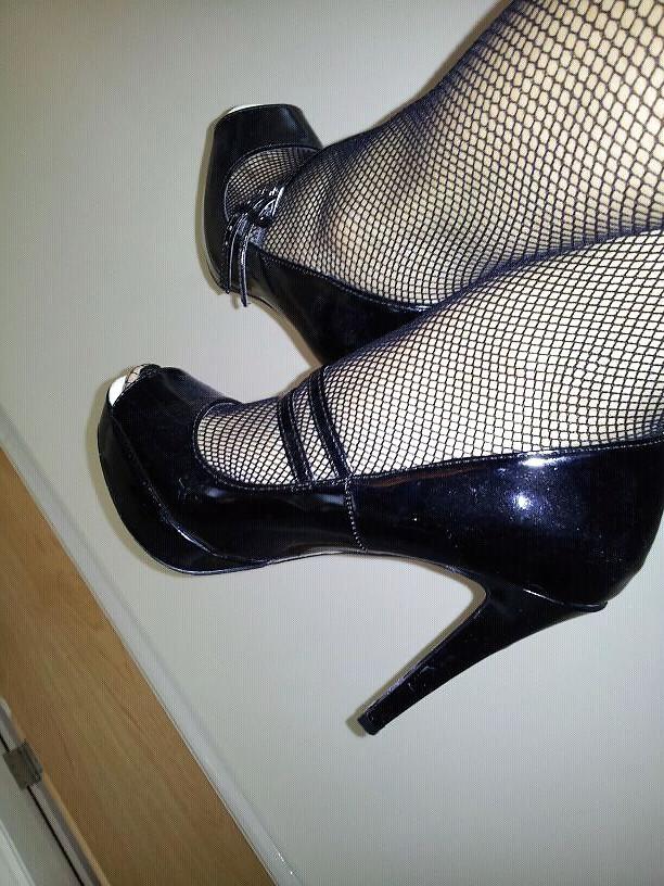 25P Surprise fishnet all in one pics for my man 