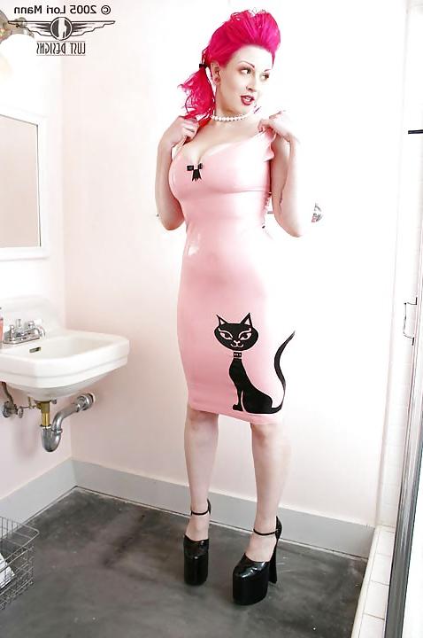25P Gorrgeous Latex Dollies