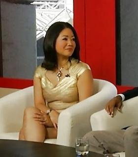 8P LINDA YUEH ASIAN MILF 11