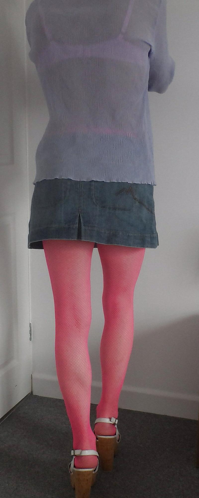 17P Pink Fishnet Tights 