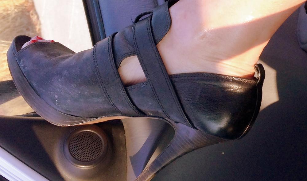 11P Coach Peep toed Pumps