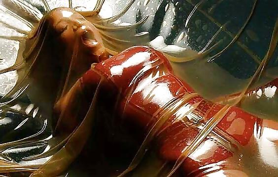 15P Latex Dreams 01