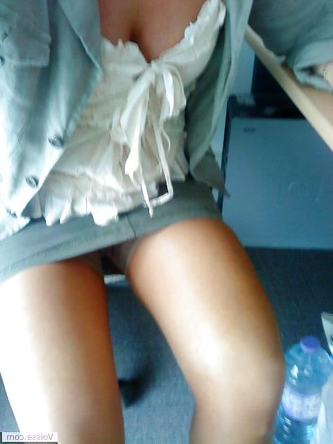 17P Upskirt hairy pussy