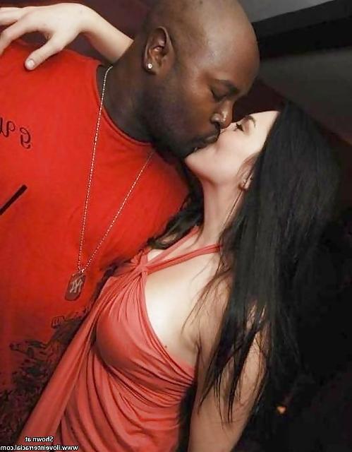 18P INTERRACIAL KISSING