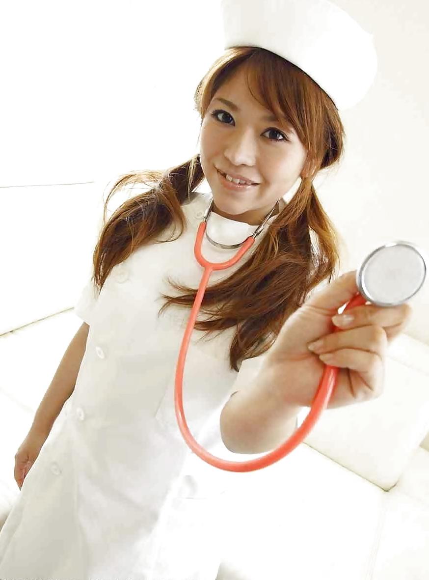 7P Bum fetish with nurse Aoi!