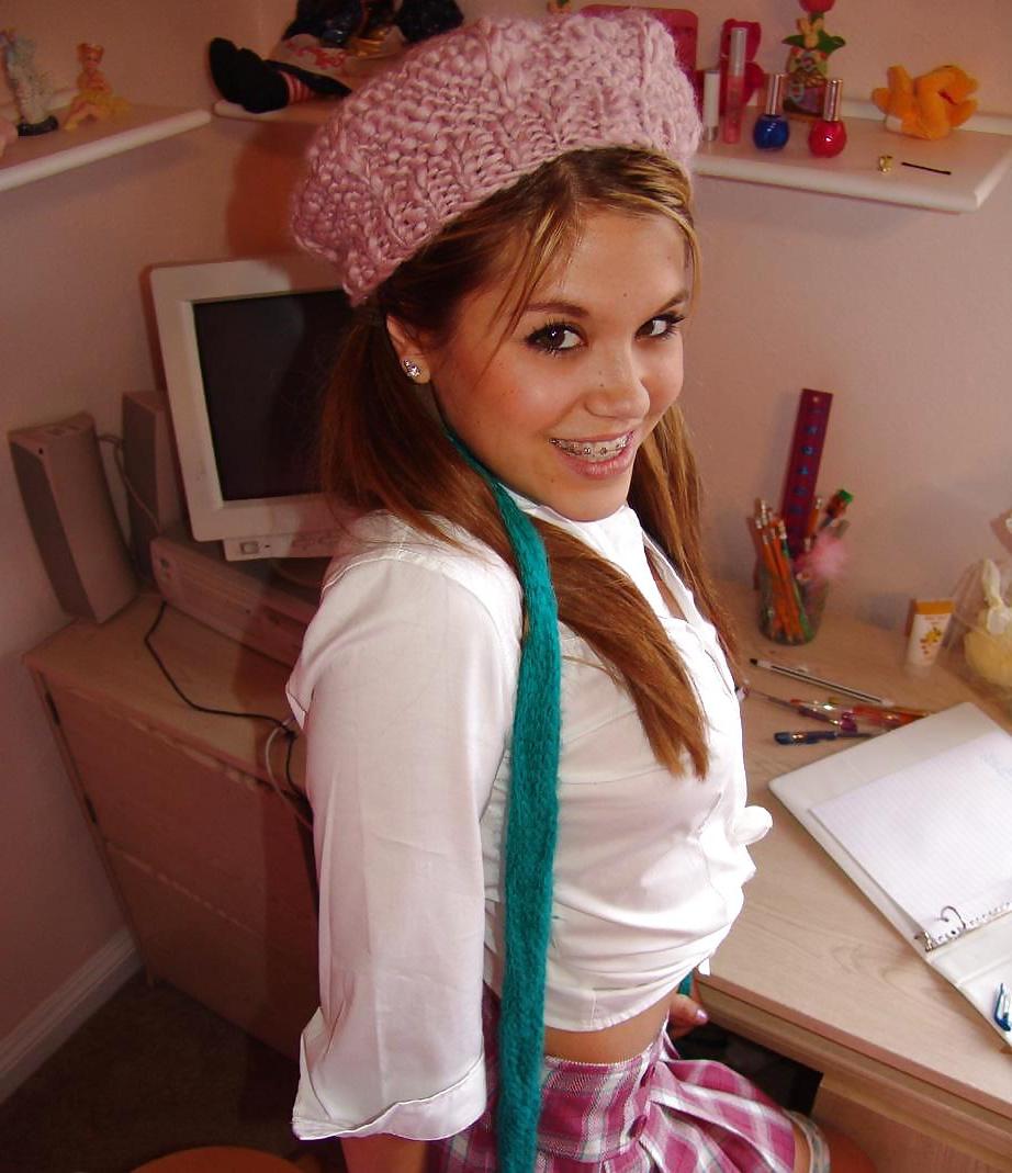 25P Horny Topanga - Doing her homework
