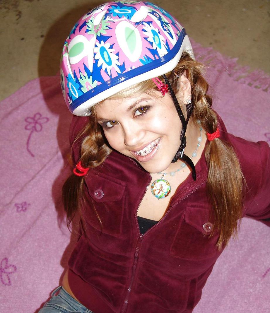 25P Horny Topanga - On the garage floor