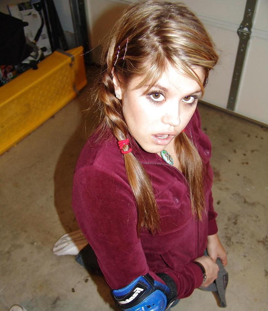 25P Horny Topanga - On the garage floor
