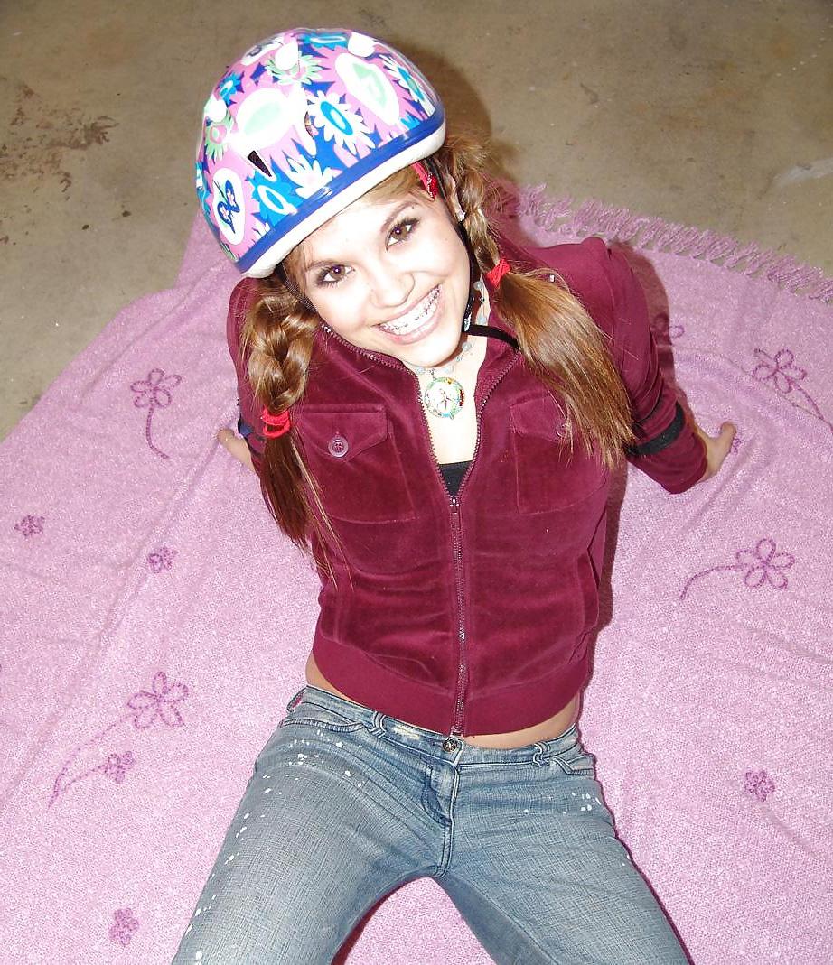 25P Horny Topanga - On the garage floor