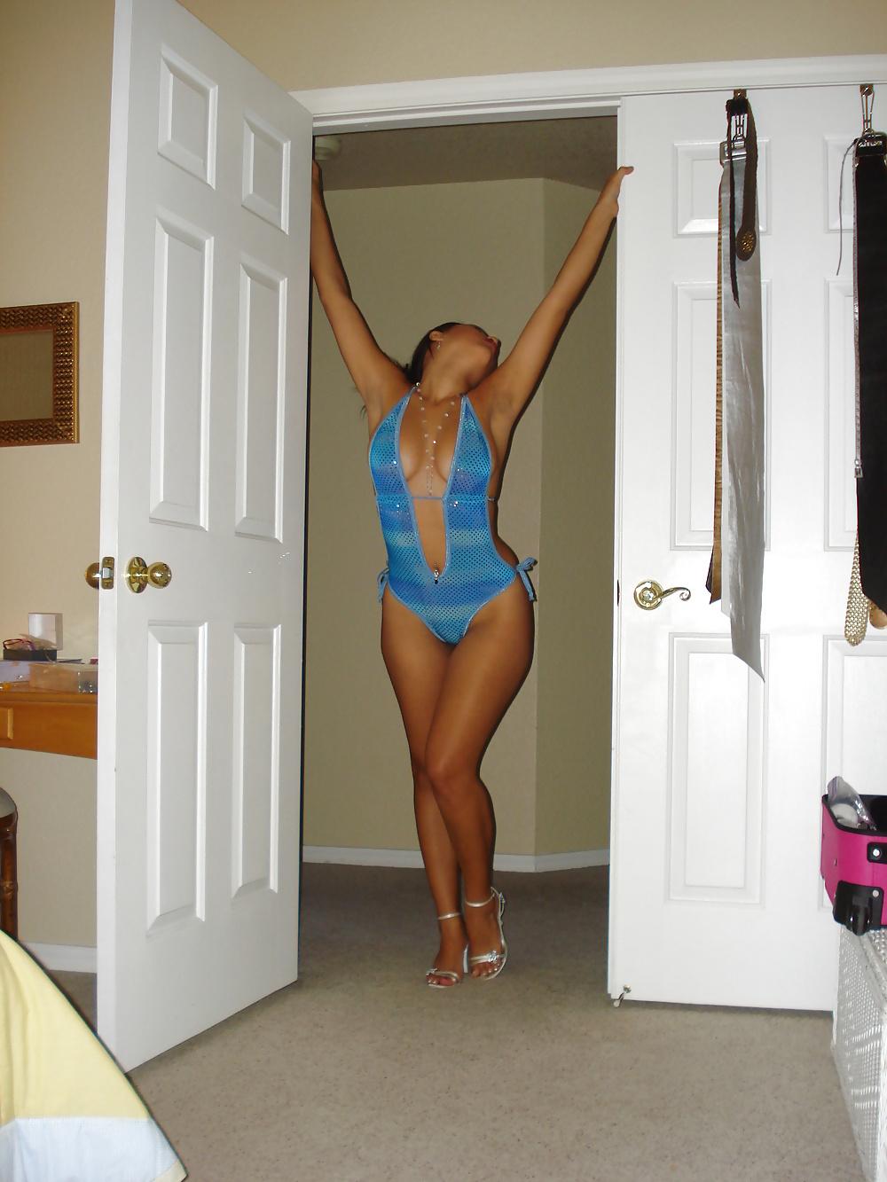 25P Latina-MILF