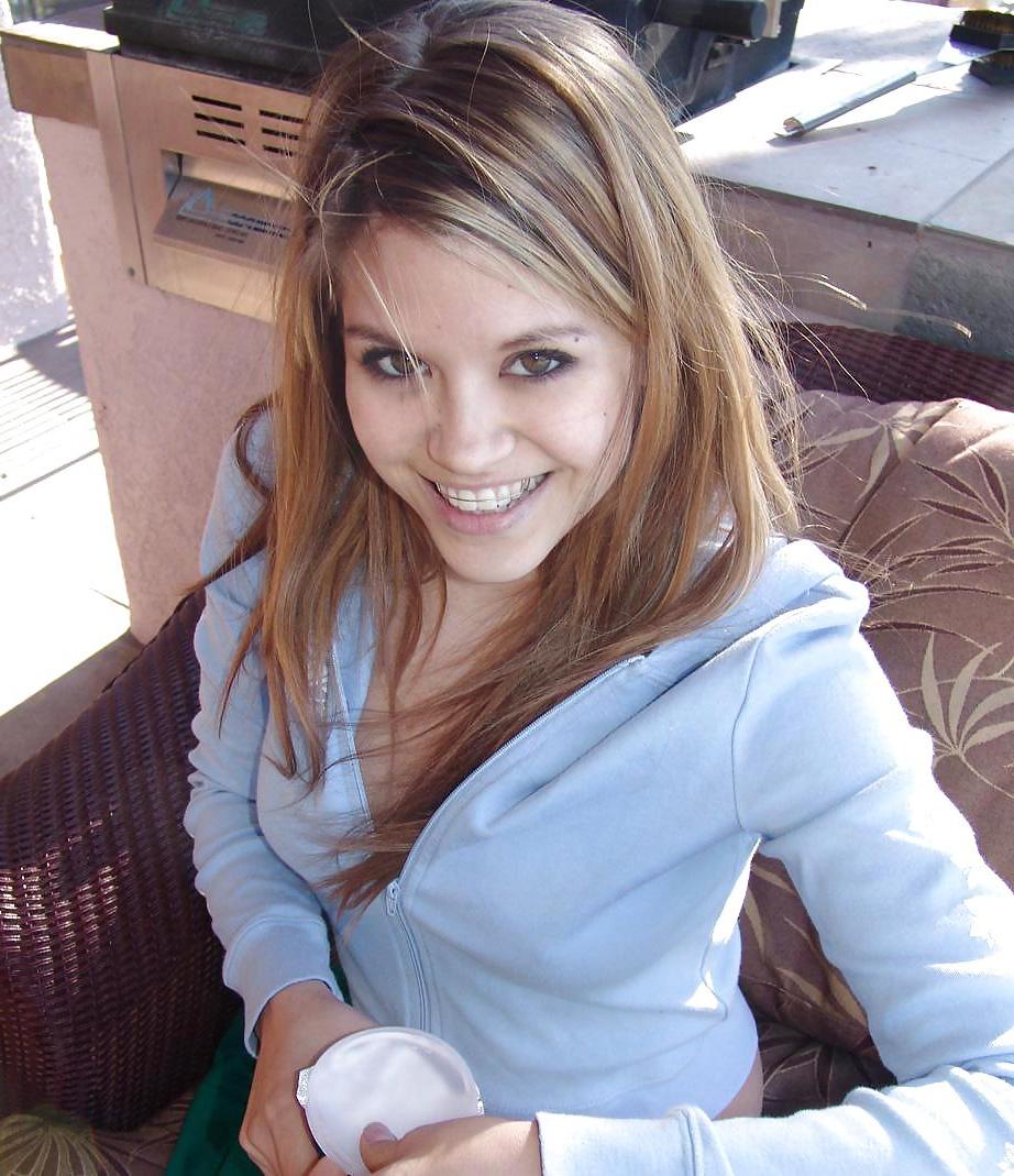 25P Horny Topanga - Enjoying some ice cream