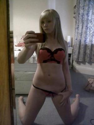 9P Teen blonde Jennifer selfshots