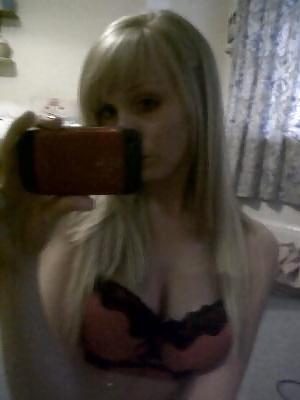 9P Teen blonde Jennifer selfshots