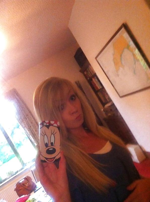 9P Teen blonde Jennifer selfshots
