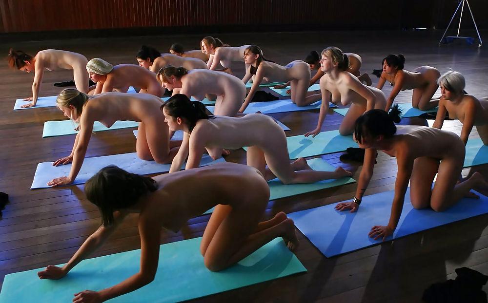 12P Nude Women In Group 2