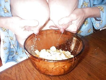 22P Time for milk breakfast, guys !!!