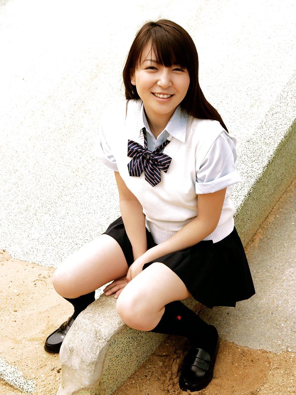 20P Japanese School Girls 03