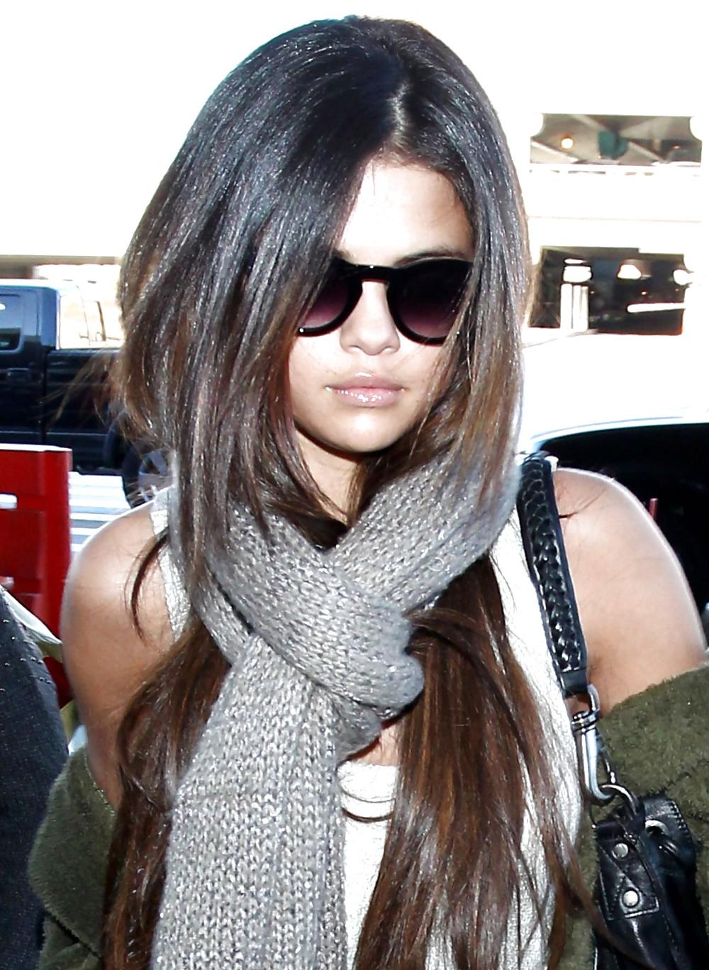 15P Selena Gomez - Hot latin girl with perfect Blowjob-lips