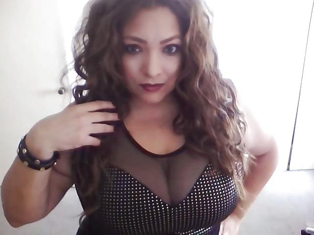 25P Super thick latina milf