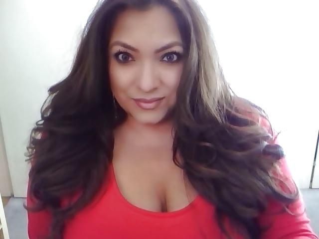 25P Super thick latina milf