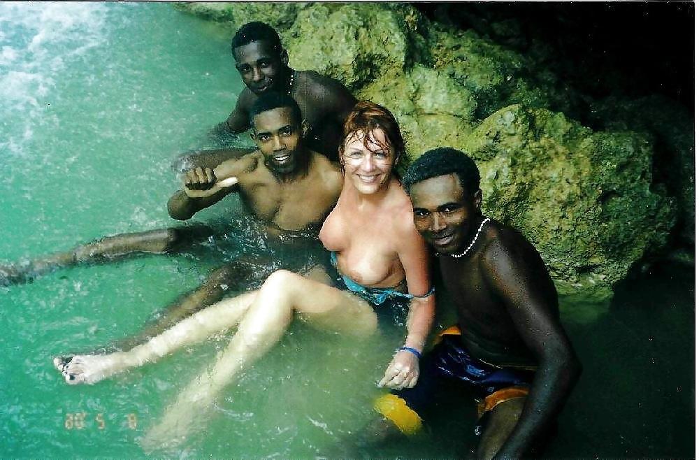 25P Interracial Sex Tropical Vacation for White Sluts.
