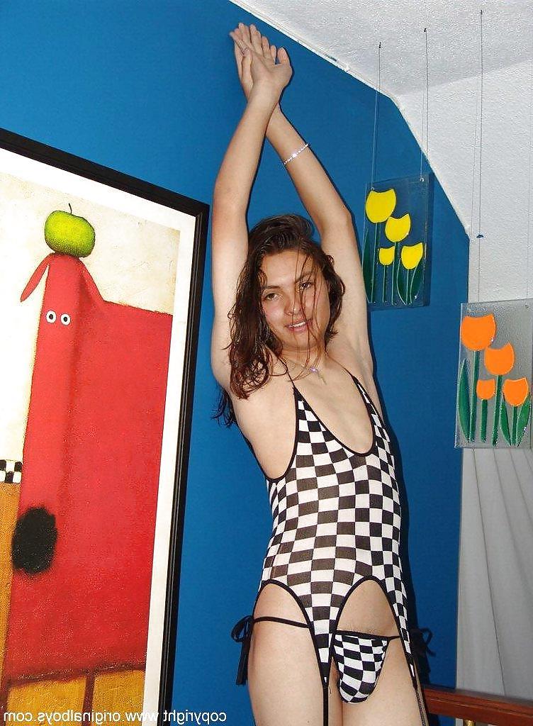 12P Cute Latina Femboy Nieto