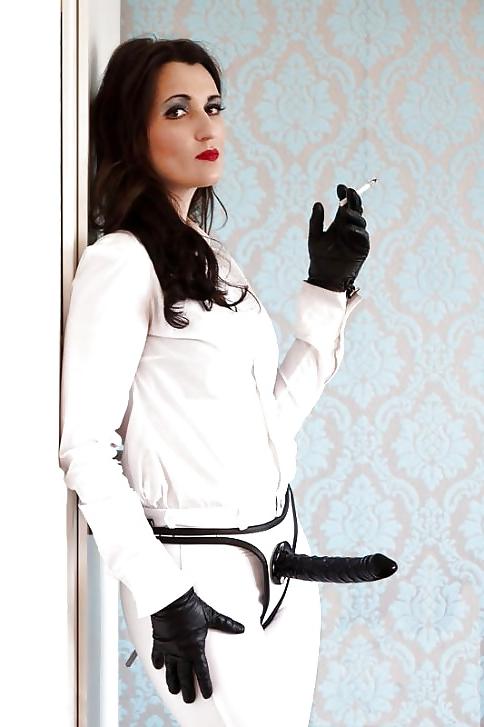 25P Femdom Strapon  (13)