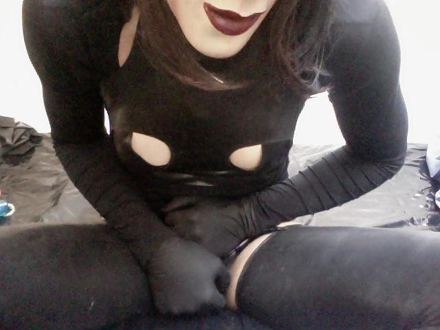 6P Black latex sissy with mask