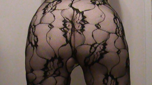 6P MILF Lateshay black titty fishnet net